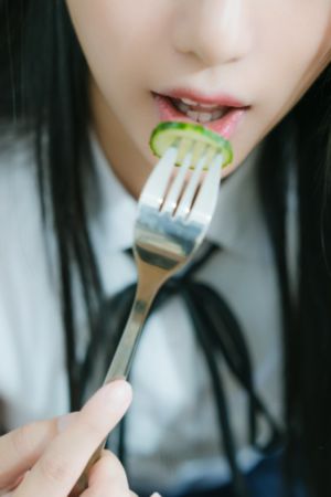 丫头含着滚烫浓精一夜h_蓝光电视剧在线观看