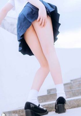 厨房玩弄两个美妇_蓝光HD在线观看