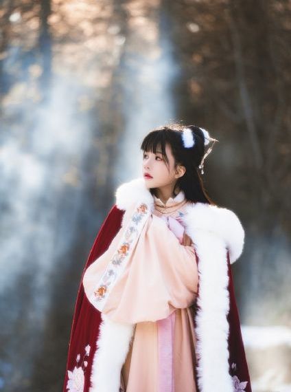 h罩杯大乳美女裸露大乳_日韩电影在线